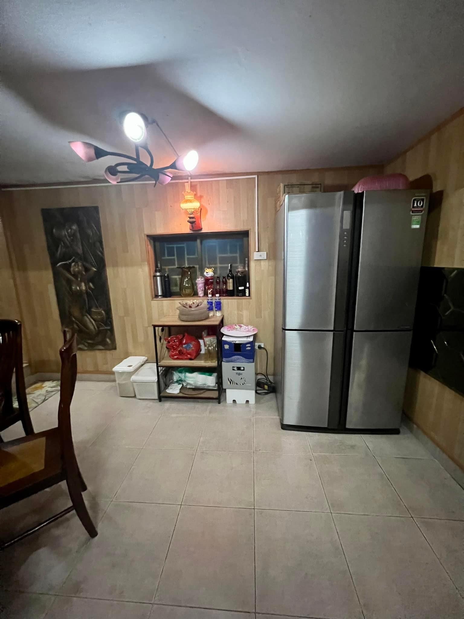 Bán nhà Cầu Giấy ,nhà phố Cầu Giấy ,kinh doanh , ô tô 45mX5tầng ,5.5tỷ Bán nhà Cầu Giấy nhà phố Cầu Giấy vị trí trung tâm quận Cầu Giấy , gần phố Nguyễn khang , đường Láng , Dương Quảng Hàm , Nguyễn Văn Huyên nhiều tiện ích giao thông thuận lợi, gần quận ủy Cầu Giấy,bệnh viện GTVT, gần TTTM, đh Giao Thông , đh Thủ Đô , đh Ngoại Thương,đh Sư Phạm ,công viên Cầu Giấy , công viên Thủ Lệ ,bãi xe……+ Nhà thiết kế 5 tầng đẹp sang trọng nội thất tiện nghi.- Tầng 1 ; khách + bếp . - Tầng 2 3 4: mỗi tầng phòng ngủ, 1 vệ sinh, các phòng full giường tủ, thiết bị. - Tầng 5 phòng thờ, sân phơi. Liên hệ Huấn chuyên bán nhà Cầu Giấy để được tư vấn và xem nhà miễn phí sđt:0971035098(Tôi có rất nhiều nhà phố Cầu Giấy với phân khúc khác nhau!)