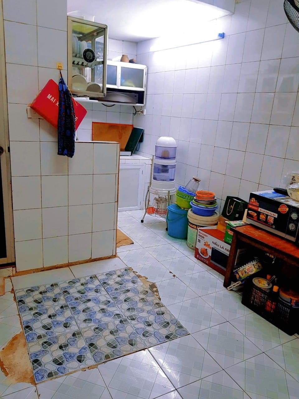 Bán nhà Cầu Giấy ,nhà phố Cầu Giấy ,kinh doanh , ô tô 45mX5tầng ,5.5tỷ Bán nhà Cầu Giấy nhà phố Cầu Giấy vị trí trung tâm quận Cầu Giấy , gần phố Nguyễn khang , đường Láng , Dương Quảng Hàm , Nguyễn Văn Huyên nhiều tiện ích giao thông thuận lợi, gần quận ủy Cầu Giấy,bệnh viện GTVT, gần TTTM, đh Giao Thông , đh Thủ Đô , đh Ngoại Thương,đh Sư Phạm ,công viên Cầu Giấy , công viên Thủ Lệ ,bãi xe……+ Nhà thiết kế 5 tầng đẹp sang trọng nội thất tiện nghi.- Tầng 1 ; khách + bếp . - Tầng 2 3 4: mỗi tầng phòng ngủ, 1 vệ sinh, các phòng full giường tủ, thiết bị. - Tầng 5 phòng thờ, sân phơi. Liên hệ Huấn chuyên bán nhà Cầu Giấy để được tư vấn và xem nhà miễn phí sđt:0971035098(Tôi có rất nhiều nhà phố Cầu Giấy với phân khúc khác nhau!)