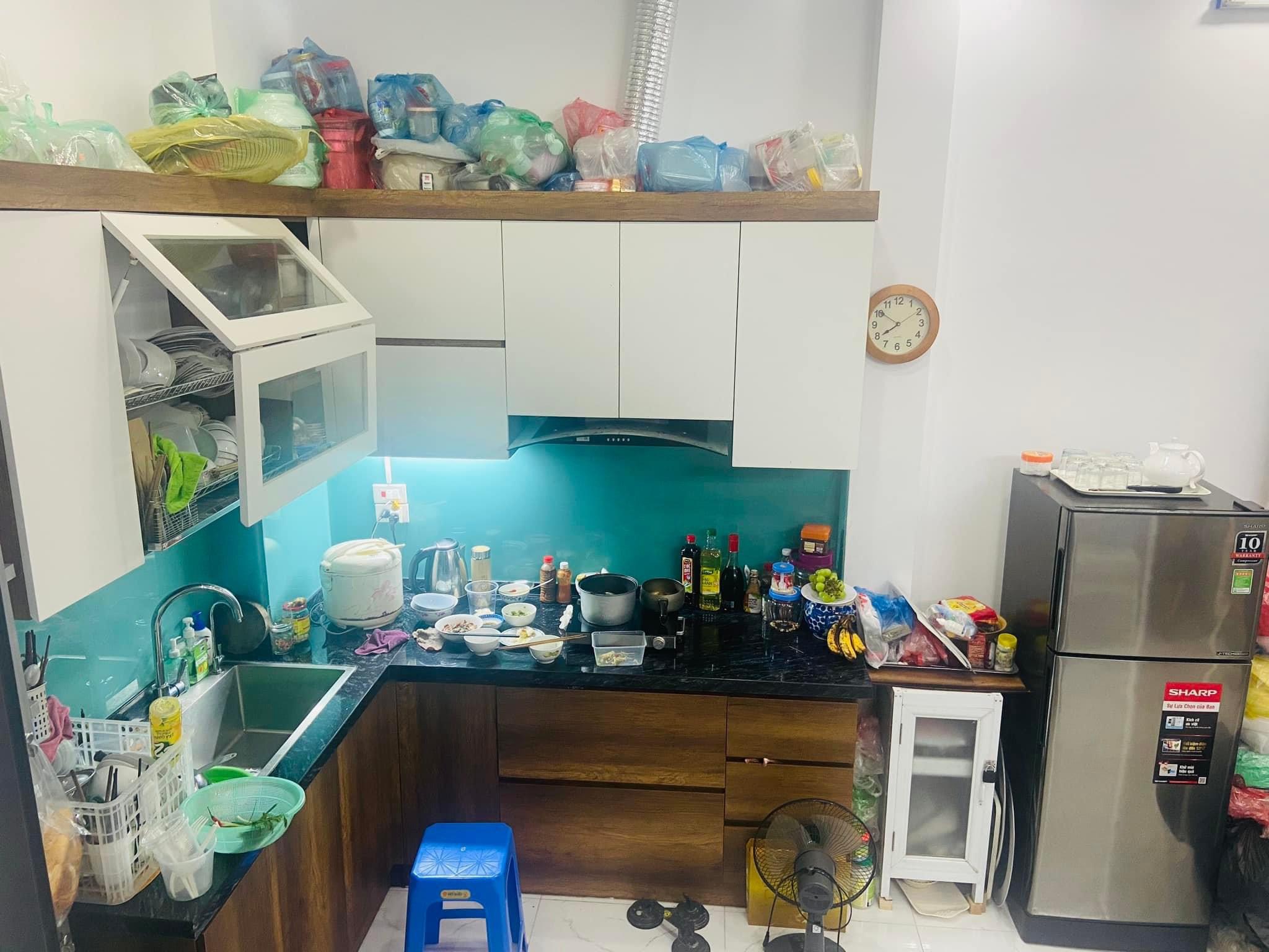 Bán nhà Cầu Giấy ,nhà phố Cầu Giấy ,kinh doanh , ô tô 45mX5tầng ,5.5tỷ Bán nhà Cầu Giấy nhà phố Cầu Giấy vị trí trung tâm quận Cầu Giấy , gần phố Nguyễn khang , đường Láng , Dương Quảng Hàm , Nguyễn Văn Huyên nhiều tiện ích giao thông thuận lợi, gần quận ủy Cầu Giấy,bệnh viện GTVT, gần TTTM, đh Giao Thông , đh Thủ Đô , đh Ngoại Thương,đh Sư Phạm ,công viên Cầu Giấy , công viên Thủ Lệ ,bãi xe……+ Nhà thiết kế 5 tầng đẹp sang trọng nội thất tiện nghi.- Tầng 1 ; khách + bếp . - Tầng 2 3 4: mỗi tầng phòng ngủ, 1 vệ sinh, các phòng full giường tủ, thiết bị. - Tầng 5 phòng thờ, sân phơi. Liên hệ Huấn chuyên bán nhà Cầu Giấy để được tư vấn và xem nhà miễn phí sđt:0971035098(Tôi có rất nhiều nhà phố Cầu Giấy với phân khúc khác nhau!)