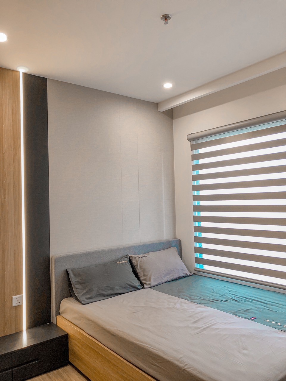 Bán nhà Cầu Giấy ,nhà phố Cầu Giấy ,kinh doanh , ô tô 45mX5tầng ,5.5tỷ Bán nhà Cầu Giấy nhà phố Cầu Giấy vị trí trung tâm quận Cầu Giấy , gần phố Nguyễn khang , đường Láng , Dương Quảng Hàm , Nguyễn Văn Huyên nhiều tiện ích giao thông thuận lợi, gần quận ủy Cầu Giấy,bệnh viện GTVT, gần TTTM, đh Giao Thông , đh Thủ Đô , đh Ngoại Thương,đh Sư Phạm ,công viên Cầu Giấy , công viên Thủ Lệ ,bãi xe……+ Nhà thiết kế 5 tầng đẹp sang trọng nội thất tiện nghi.- Tầng 1 ; khách + bếp . - Tầng 2 3 4: mỗi tầng phòng ngủ, 1 vệ sinh, các phòng full giường tủ, thiết bị. - Tầng 5 phòng thờ, sân phơi. Liên hệ Huấn chuyên bán nhà Cầu Giấy để được tư vấn và xem nhà miễn phí sđt:0971035098(Tôi có rất nhiều nhà phố Cầu Giấy với phân khúc khác nhau!)